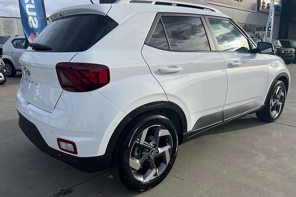 2024 Hyundai Venue Elite QX.V5