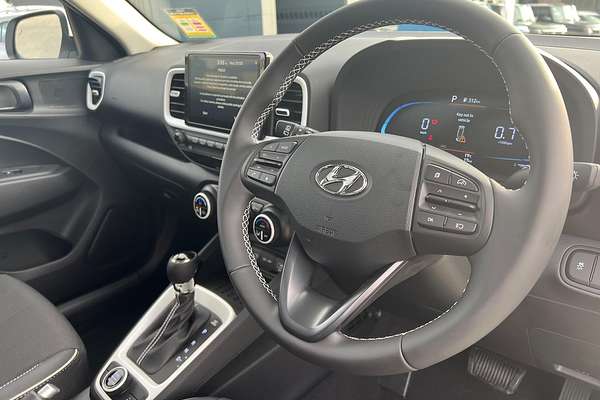 2024 Hyundai Venue Elite QX.V5