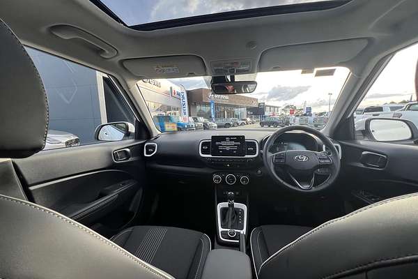 2024 Hyundai Venue Elite QX.V5