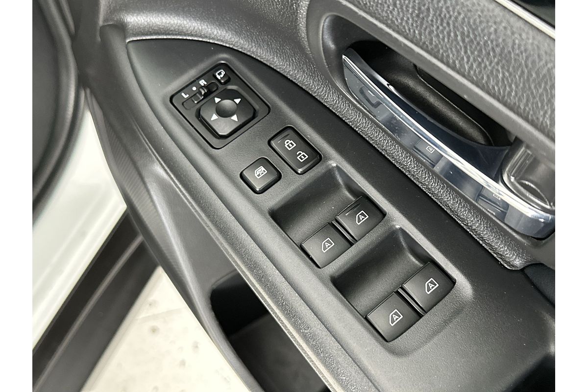 2020 Mitsubishi Outlander LS ZL
