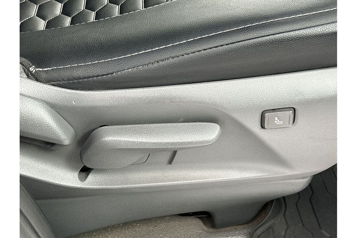 2022 Toyota Hiace GDH320R
