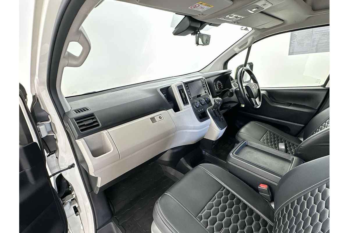 2022 Toyota Hiace GDH320R