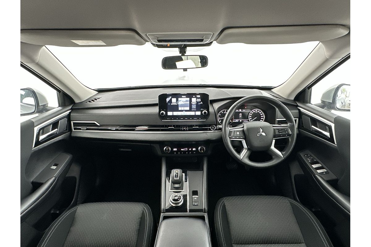 2022 Mitsubishi Outlander ES ZM
