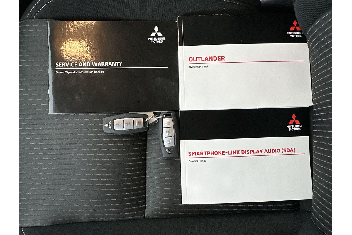 2022 Mitsubishi Outlander ES ZM