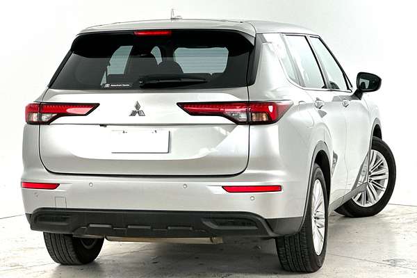 2022 Mitsubishi Outlander ES ZM