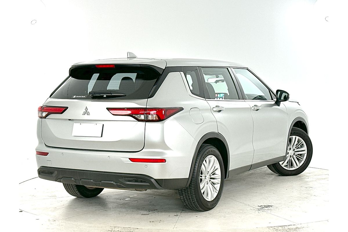 2022 Mitsubishi Outlander ES ZM