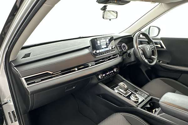 2022 Mitsubishi Outlander ES ZM