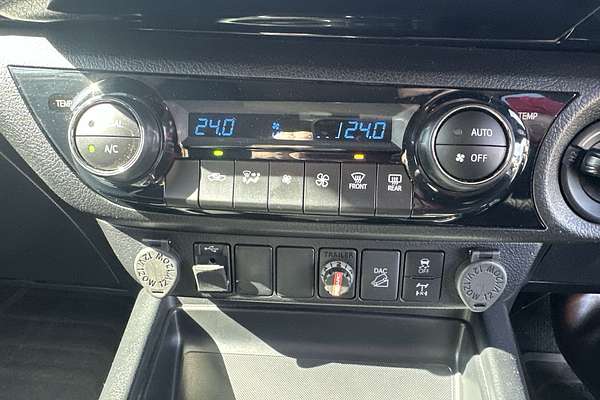 2023 Toyota Hilux SR5 GUN126R 4X4