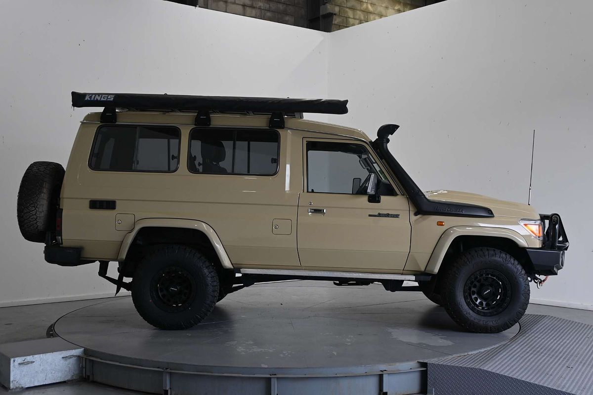 2022 Toyota Landcruiser GXL Troopcarrier VDJ78R