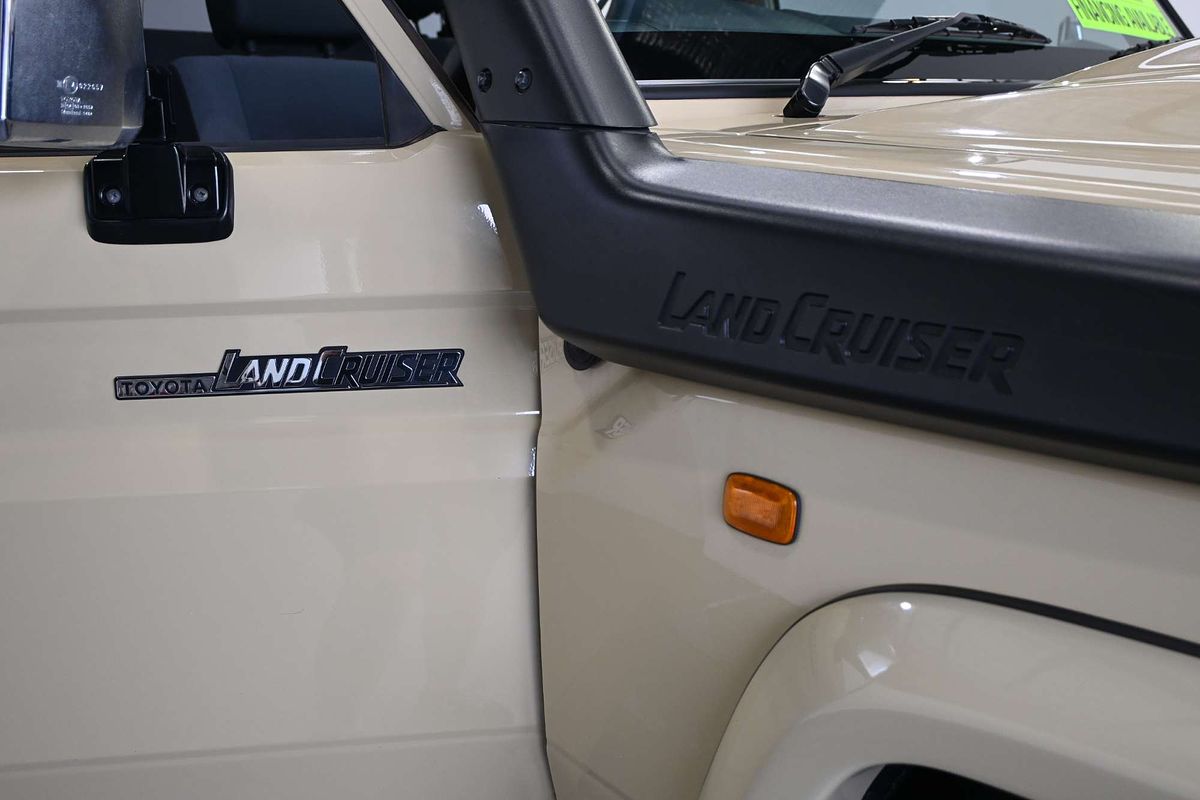 2022 Toyota Landcruiser GXL Troopcarrier VDJ78R
