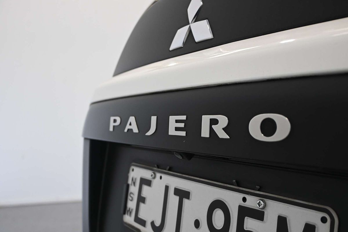 2020 Mitsubishi Pajero Exceed NX