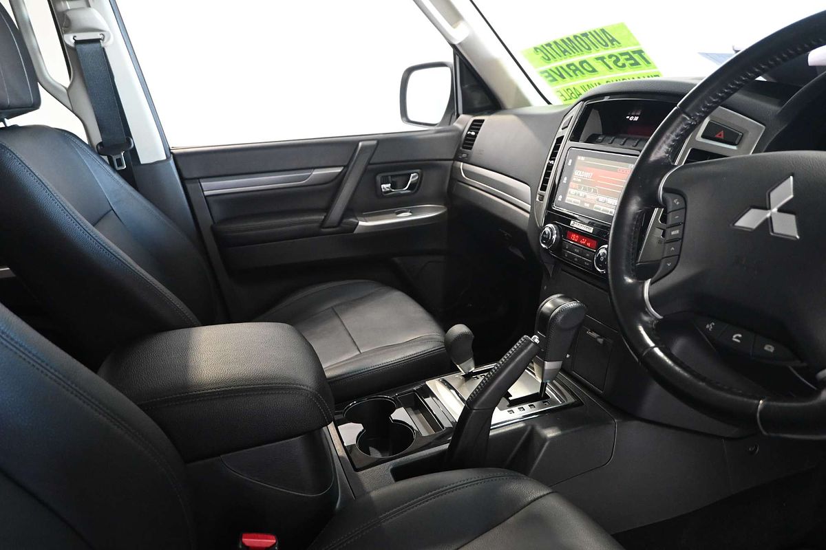 2020 Mitsubishi Pajero Exceed NX