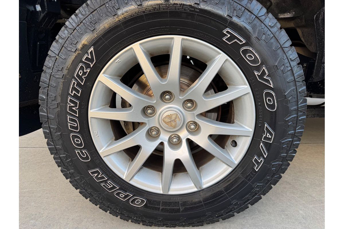 2013 Mitsubishi Challenger LS PB