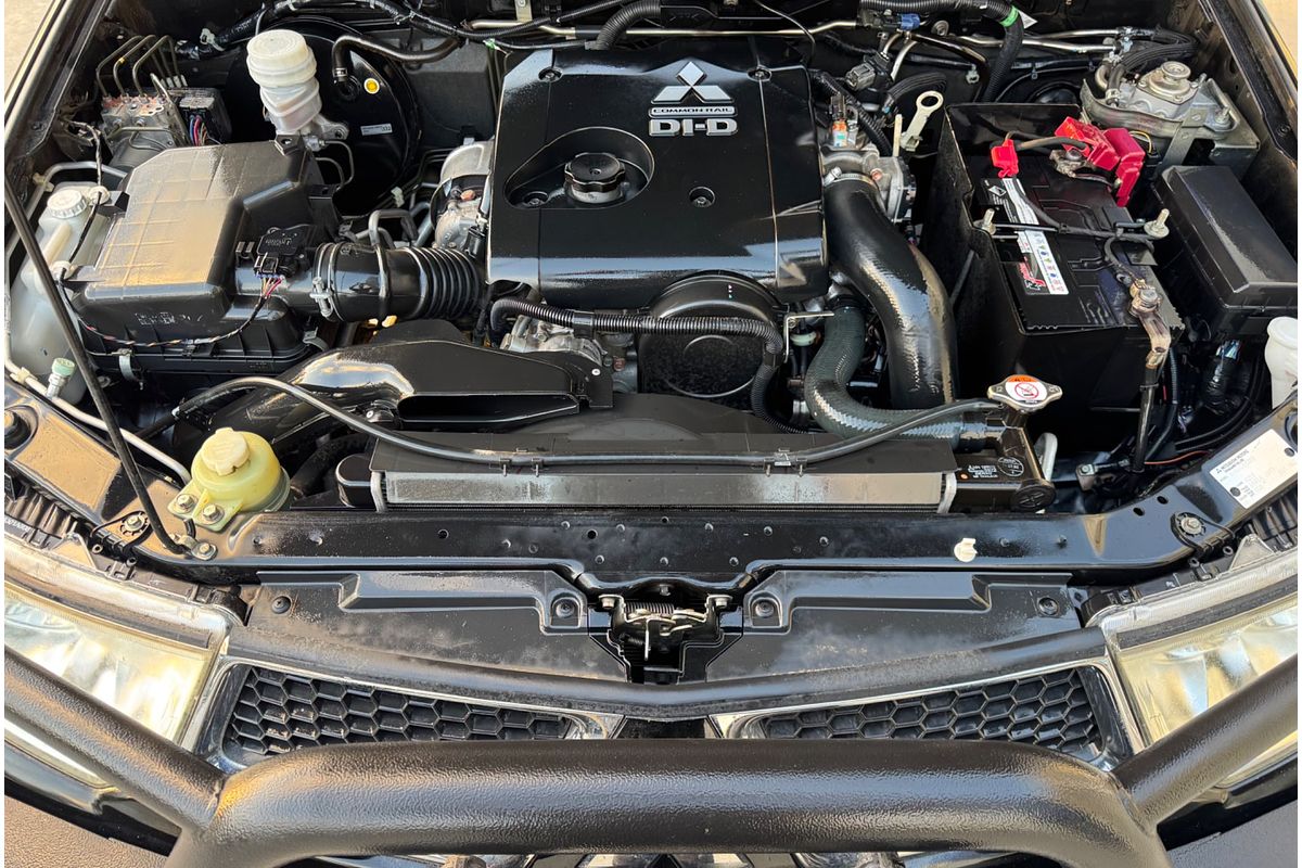 2013 Mitsubishi Challenger LS PB