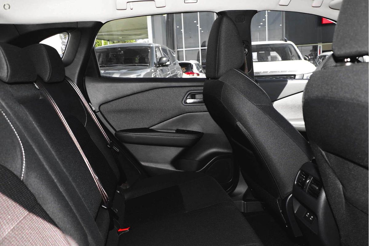 2024 Nissan QASHQAI ST J12