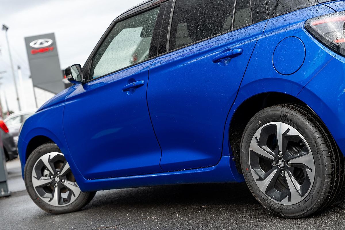2025 Suzuki Swift Hybrid GLX UZ