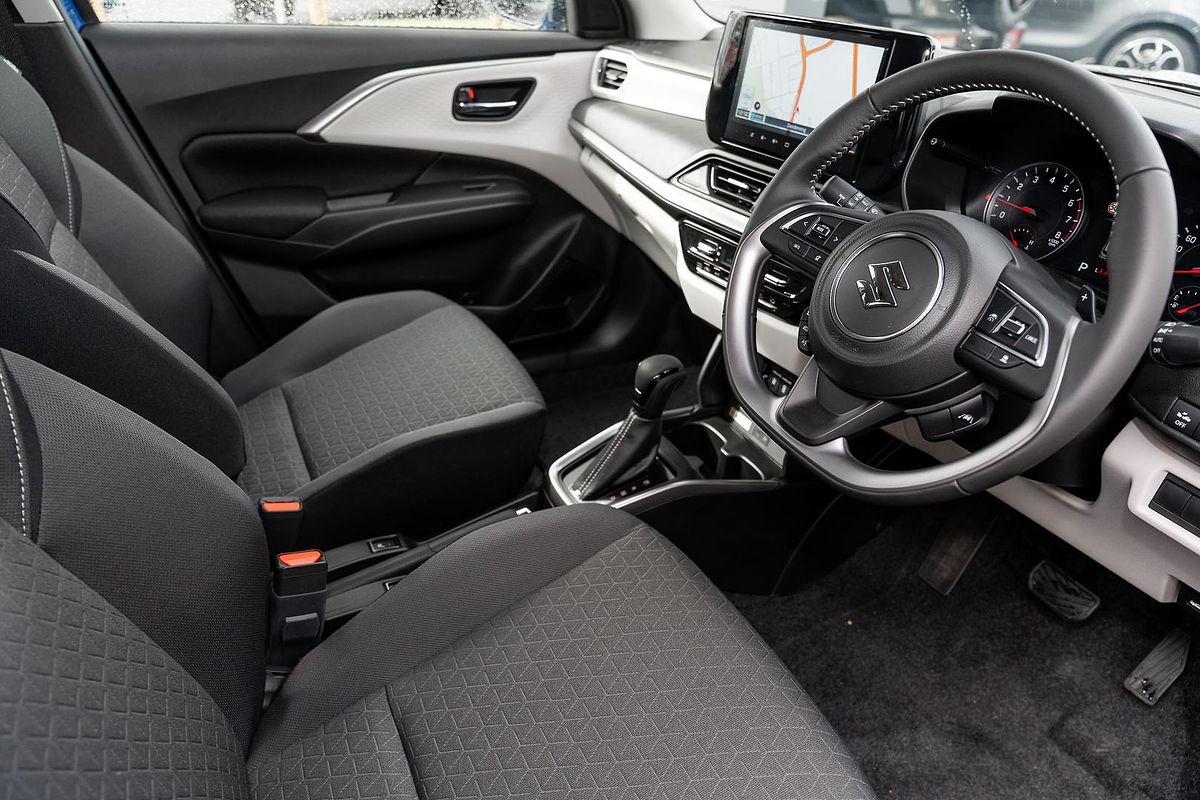 2025 Suzuki Swift Hybrid GLX UZ
