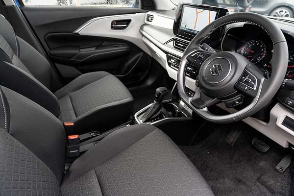 2025 Suzuki Swift Hybrid GLX UZ