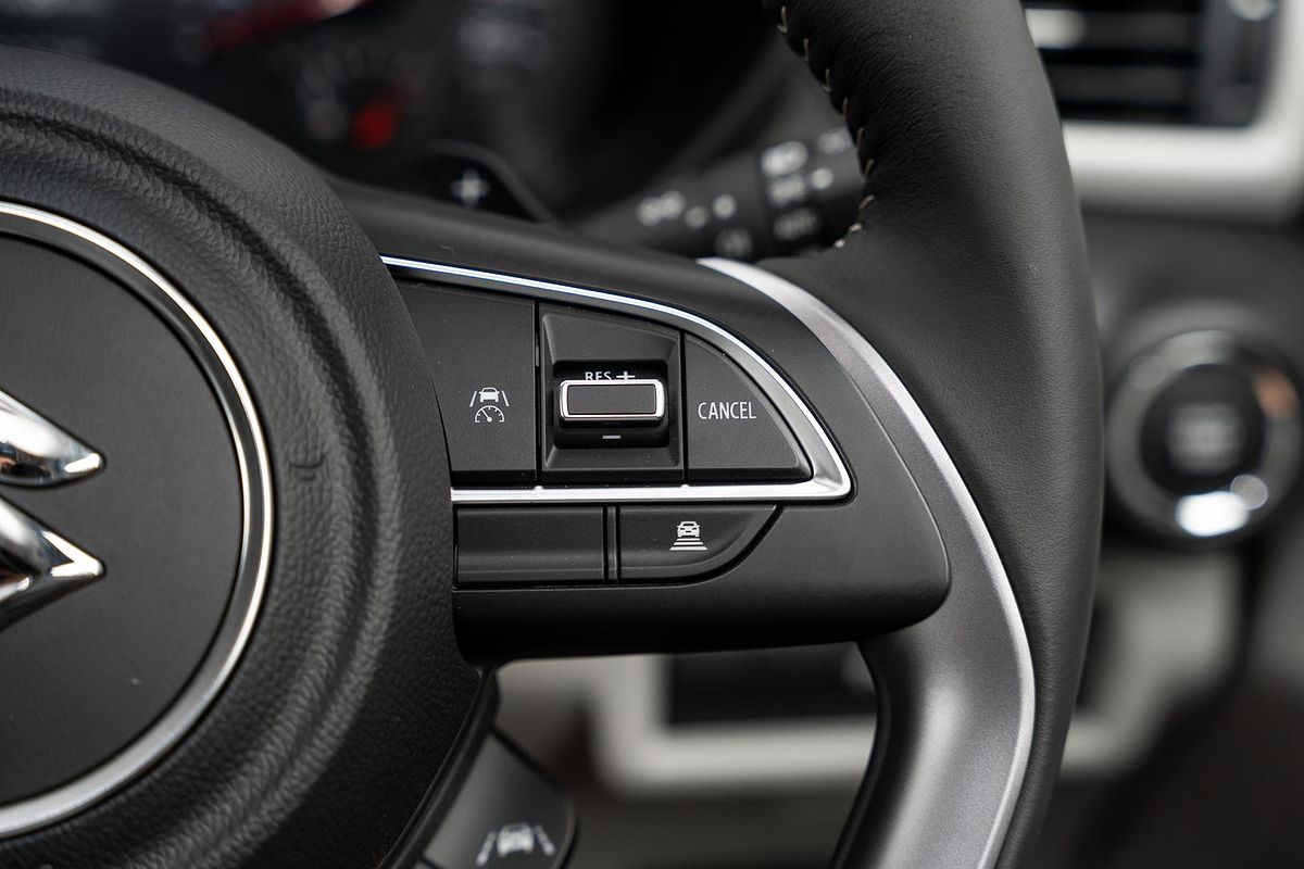 2025 Suzuki Swift Hybrid GLX UZ
