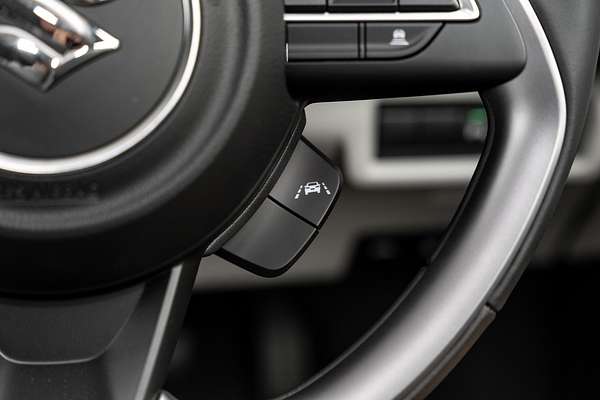 2025 Suzuki Swift Hybrid GLX UZ