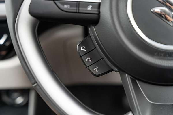 2025 Suzuki Swift Hybrid GLX UZ