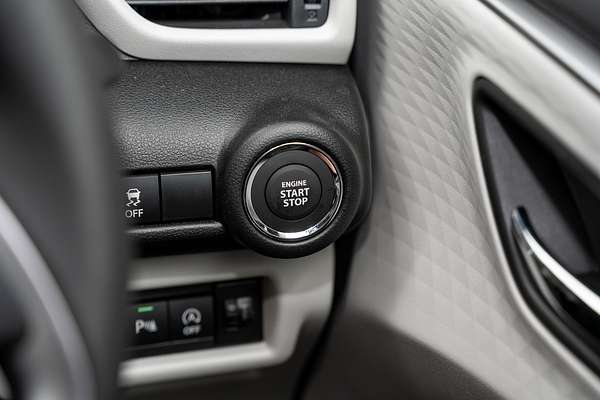 2025 Suzuki Swift Hybrid GLX UZ