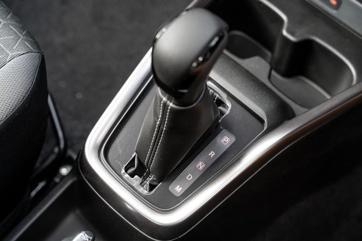 2025 Suzuki Swift Hybrid GLX UZ
