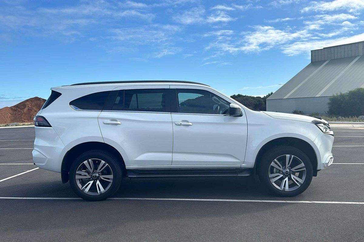 2023 Isuzu MU-X LS-T