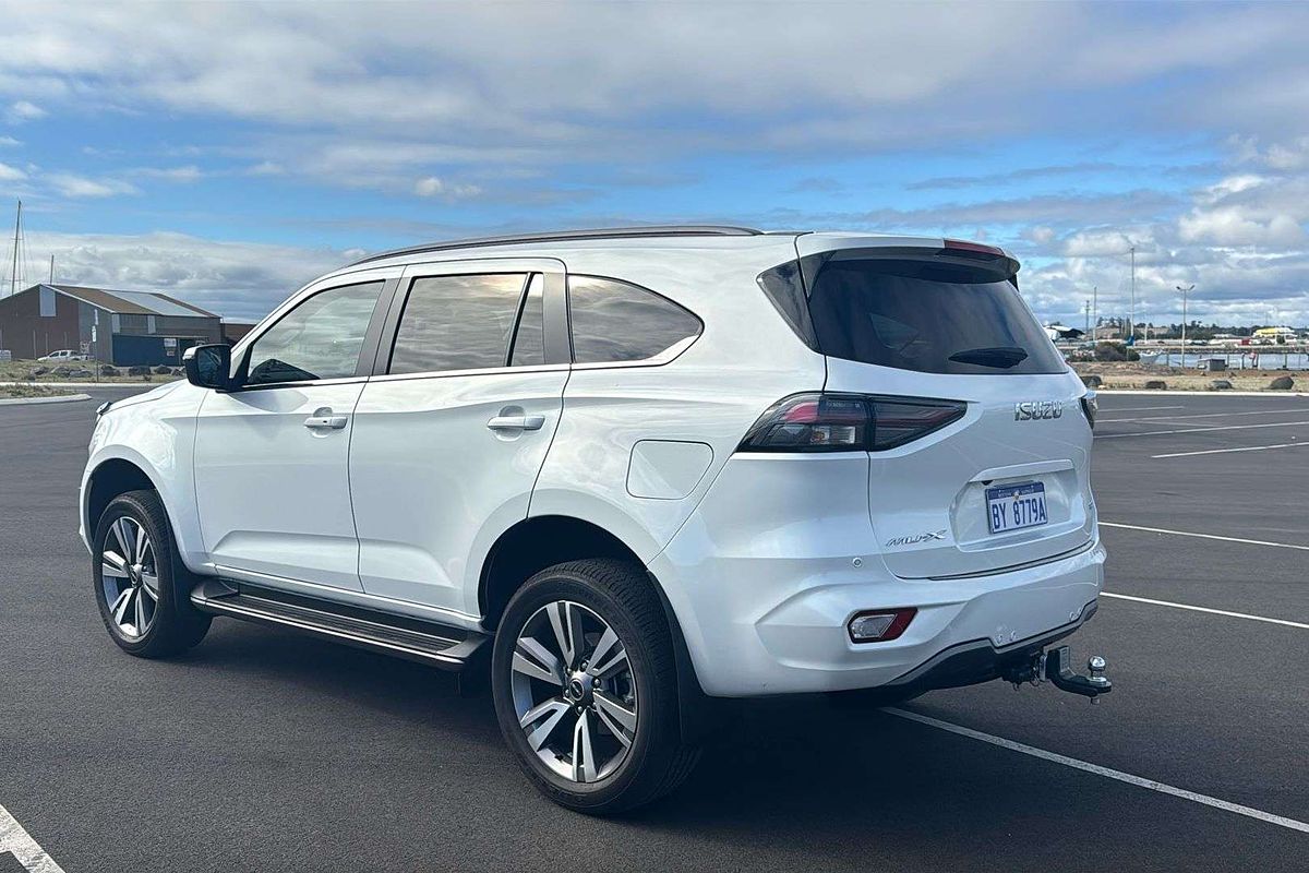 2023 Isuzu MU-X LS-T
