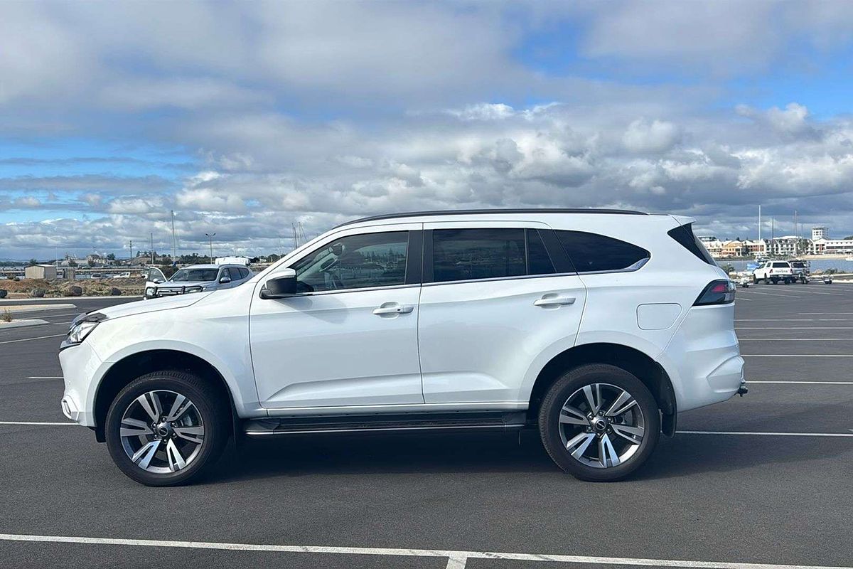 2023 Isuzu MU-X LS-T