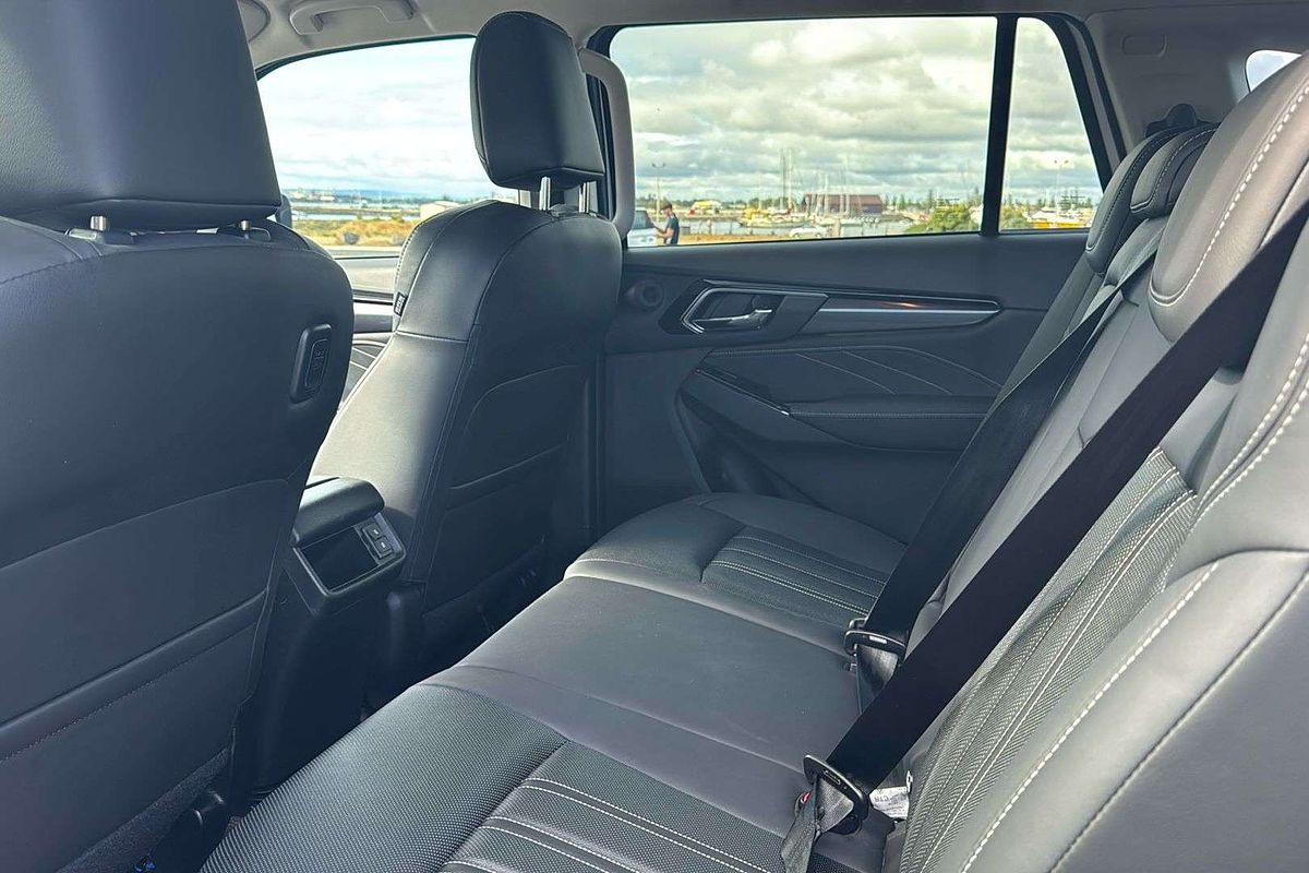 2023 Isuzu MU-X LS-T