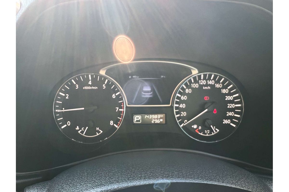 2015 Nissan Pathfinder ST R52