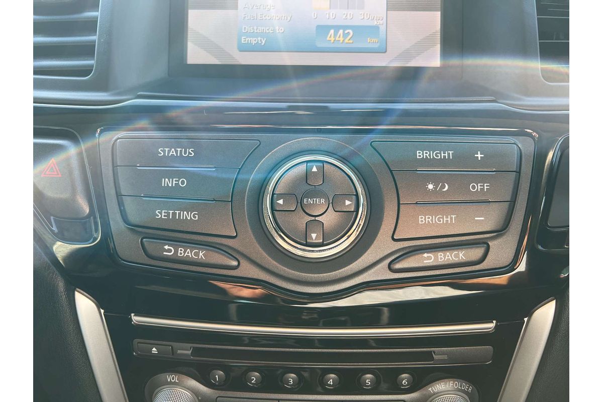 2015 Nissan Pathfinder ST R52