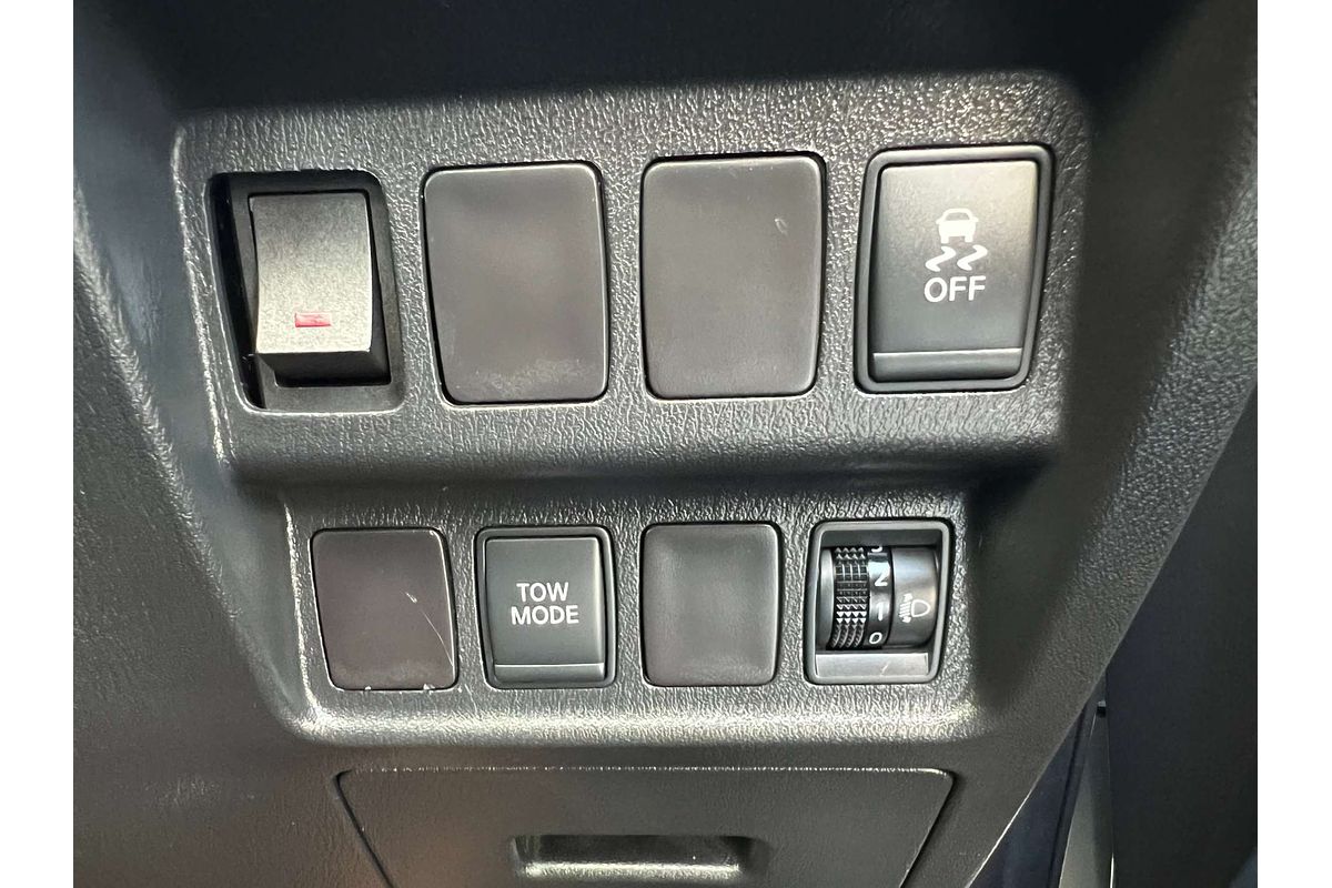 2015 Nissan Pathfinder ST R52