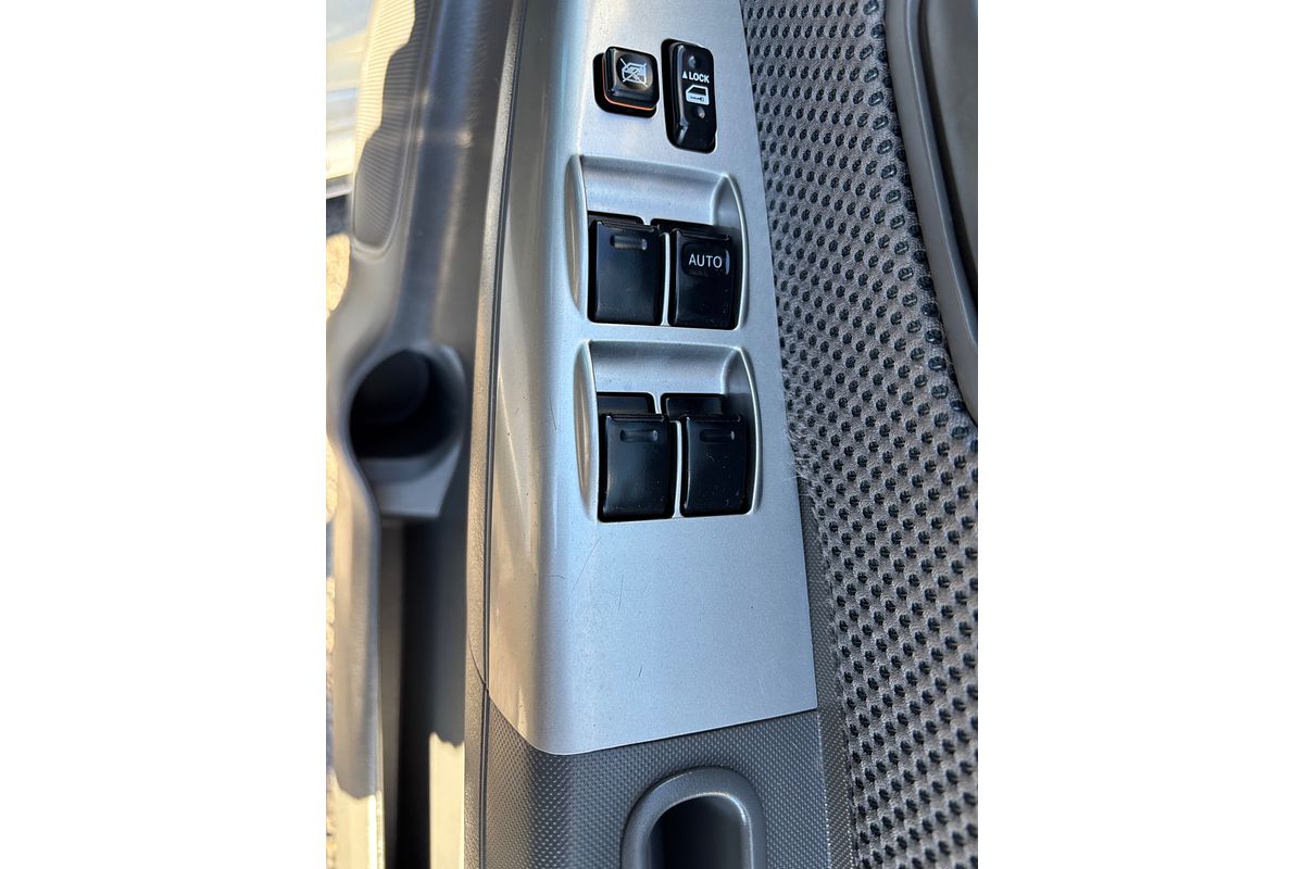 2013 Toyota Hilux SR5 KUN26R 4X4