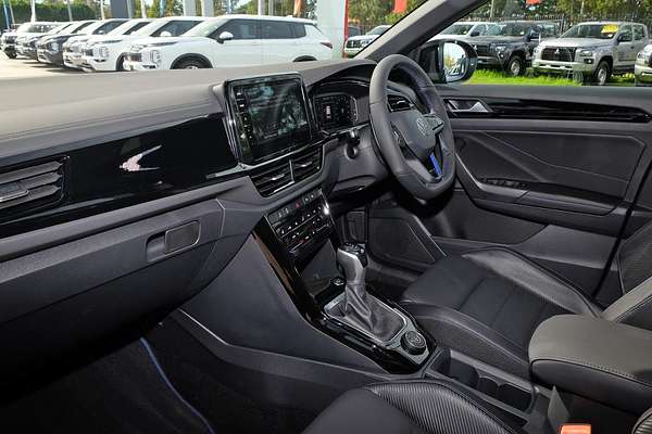 2025 Volkswagen T-Roc R Wolfsburg Edition D11