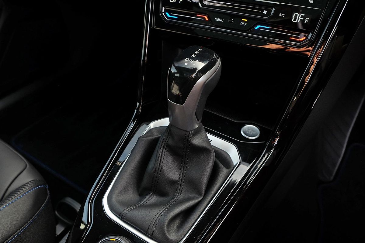 2025 Volkswagen T-Roc R Wolfsburg Edition D11