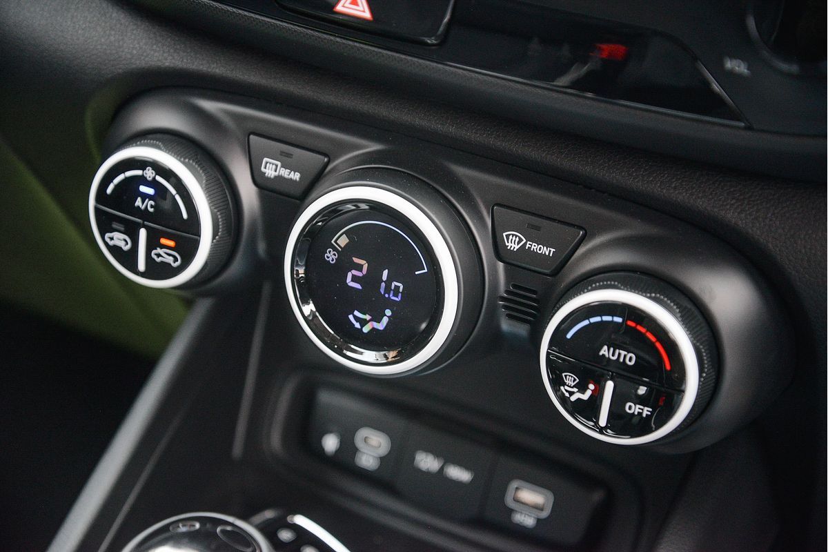 2024 Hyundai Venue Elite QX.V5