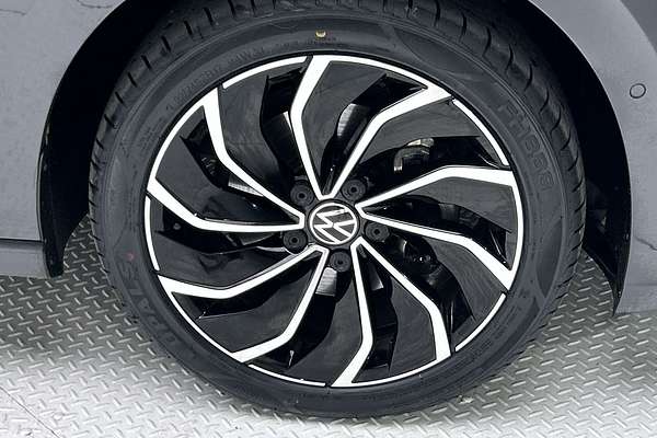 2022 Volkswagen Golf 110TSI Life 8