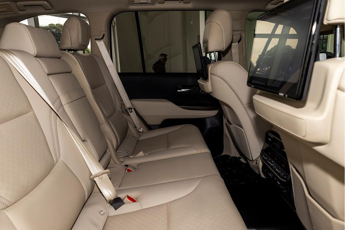 2022 Toyota Landcruiser Sahara FJA300R