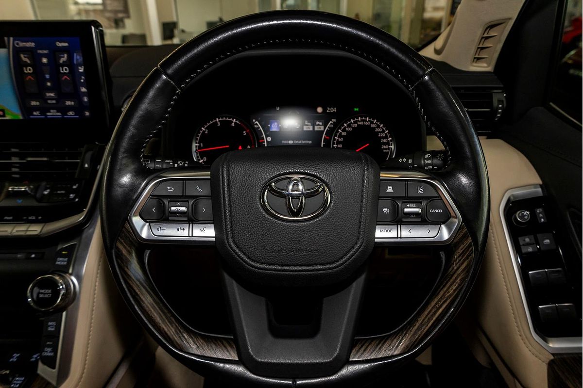 2022 Toyota Landcruiser Sahara FJA300R