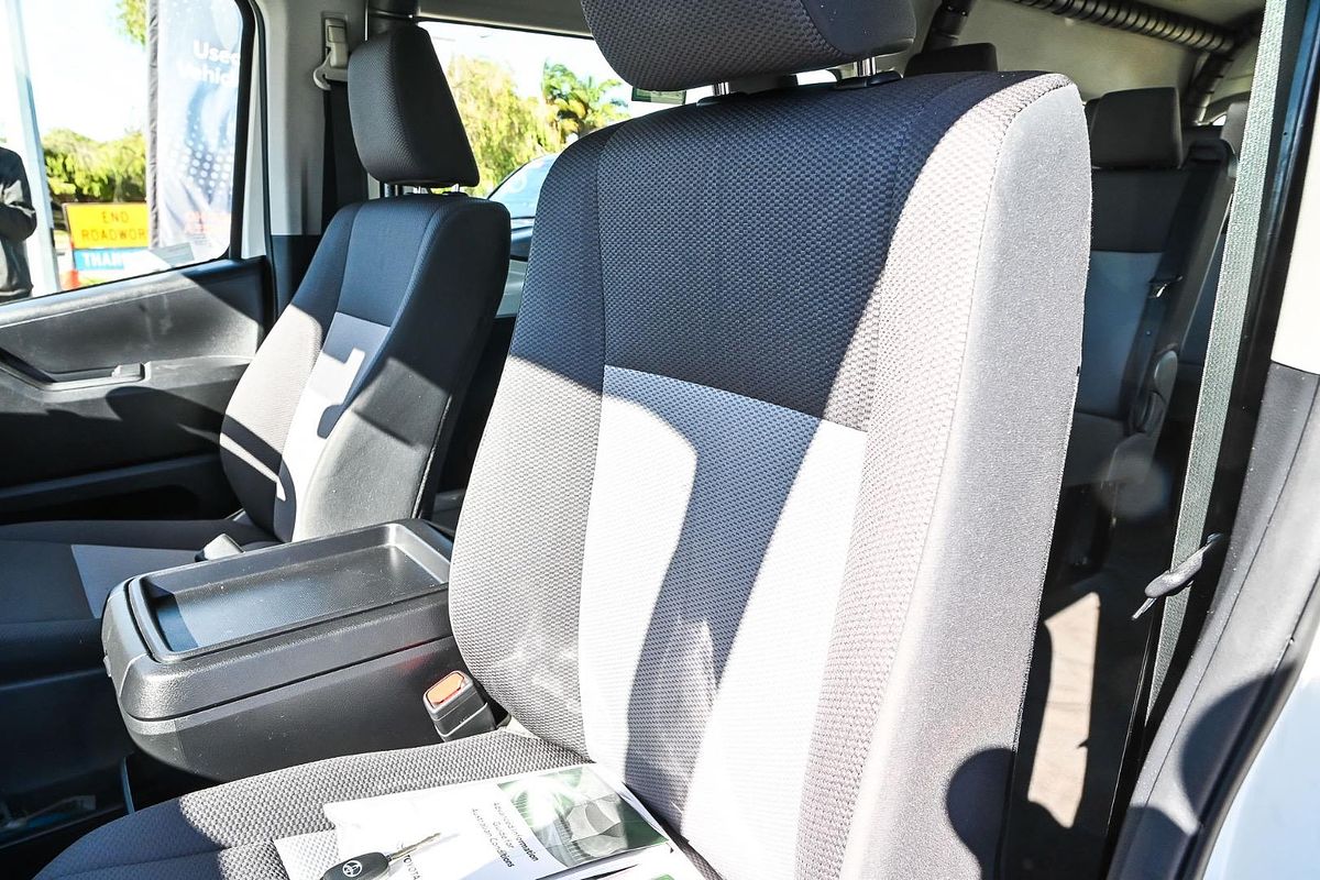2022 Toyota Hiace Commuter GDH322R