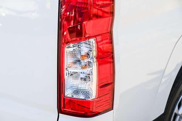 2022 Toyota Hiace Commuter GDH322R