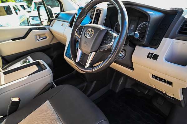 2022 Toyota Hiace Commuter GL GDH322R