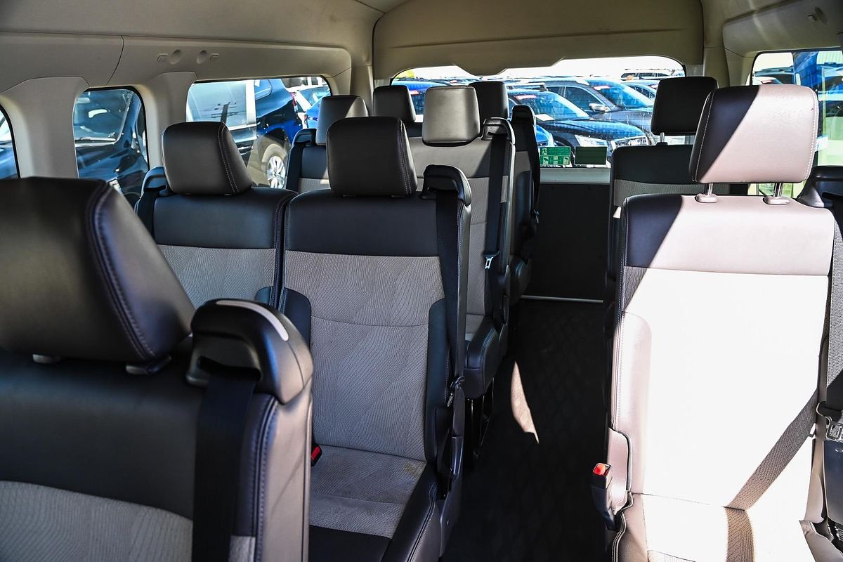2022 Toyota Hiace Commuter GL GDH322R