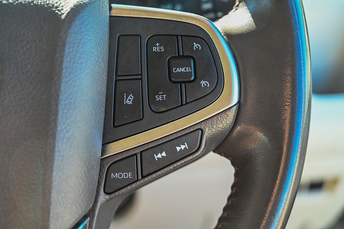 2022 Toyota Hiace Commuter GL GDH322R
