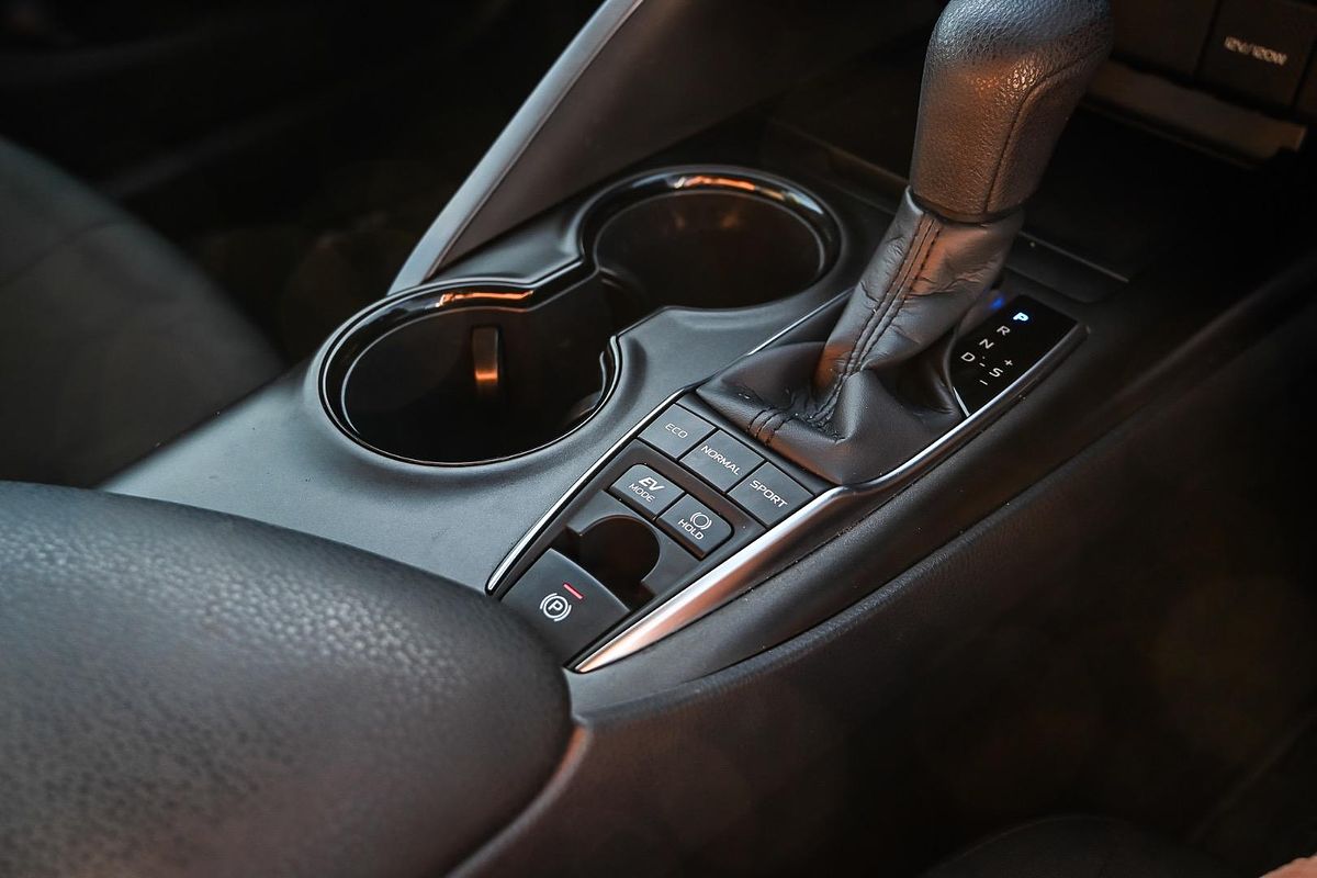 2024 Toyota Camry Ascent AXVH70R