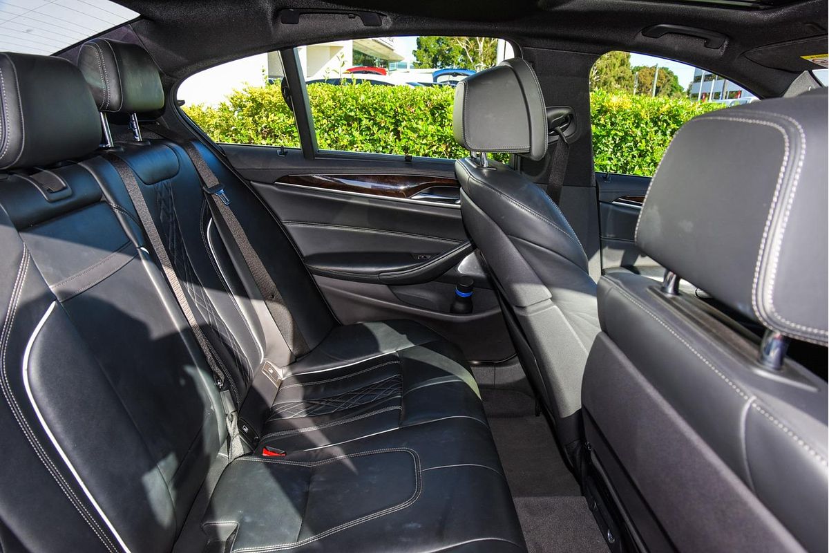 2017 BMW 5 Series 540i M Sport G30