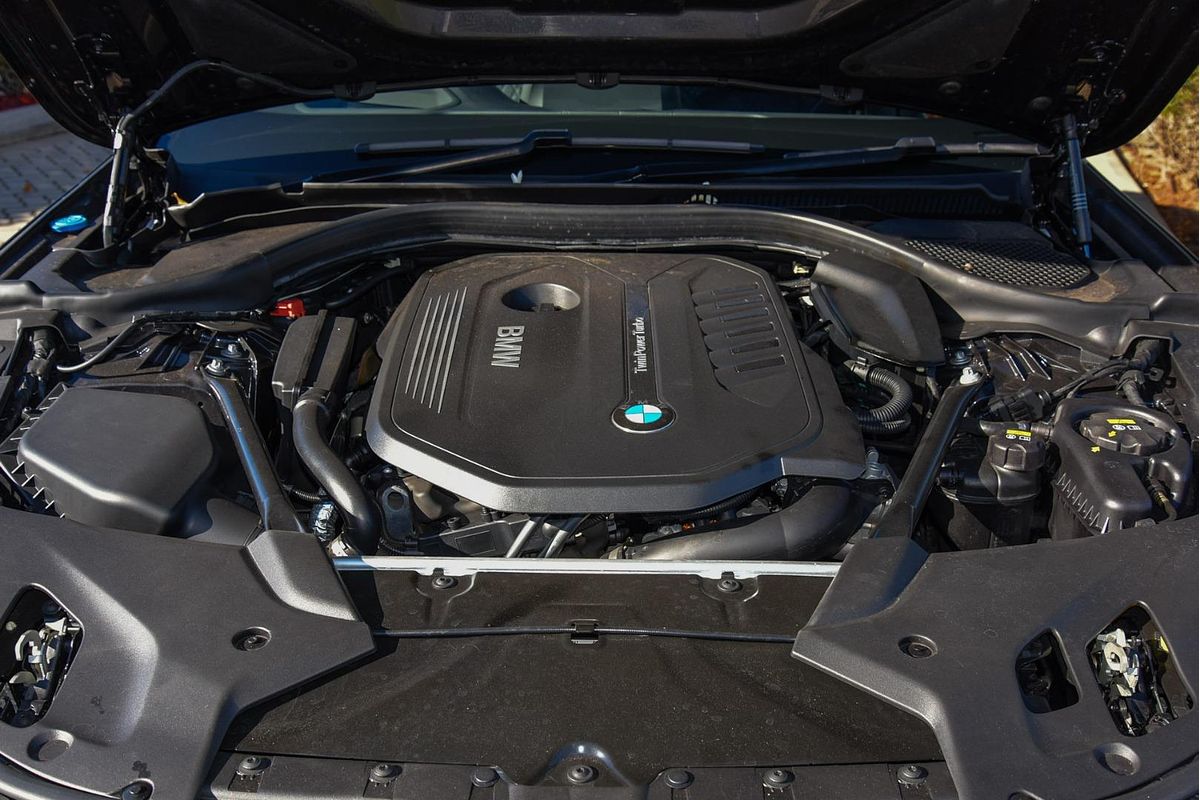 2017 BMW 5 Series 540i M Sport G30