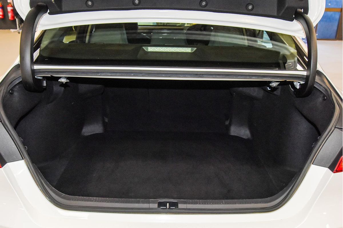 2019 Toyota Camry Ascent ASV70R